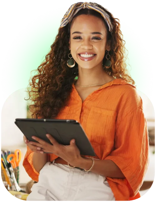 Mulher com tablet na mão